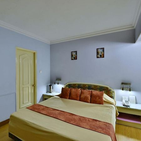 בהופאל Hotel Surendra Vilas מראה חיצוני תמונה