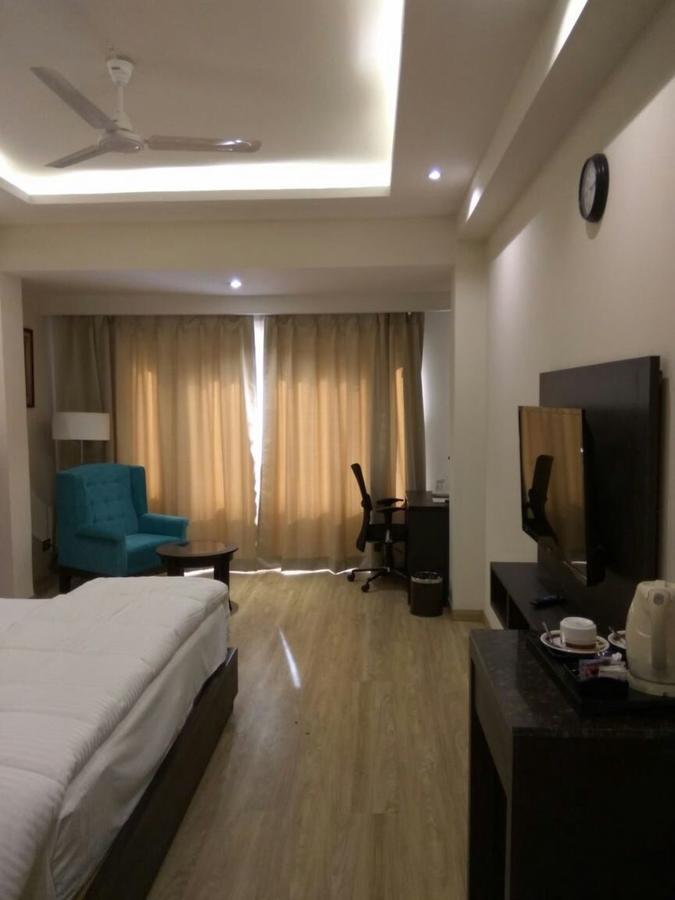 בהופאל Hotel Surendra Vilas מראה חיצוני תמונה