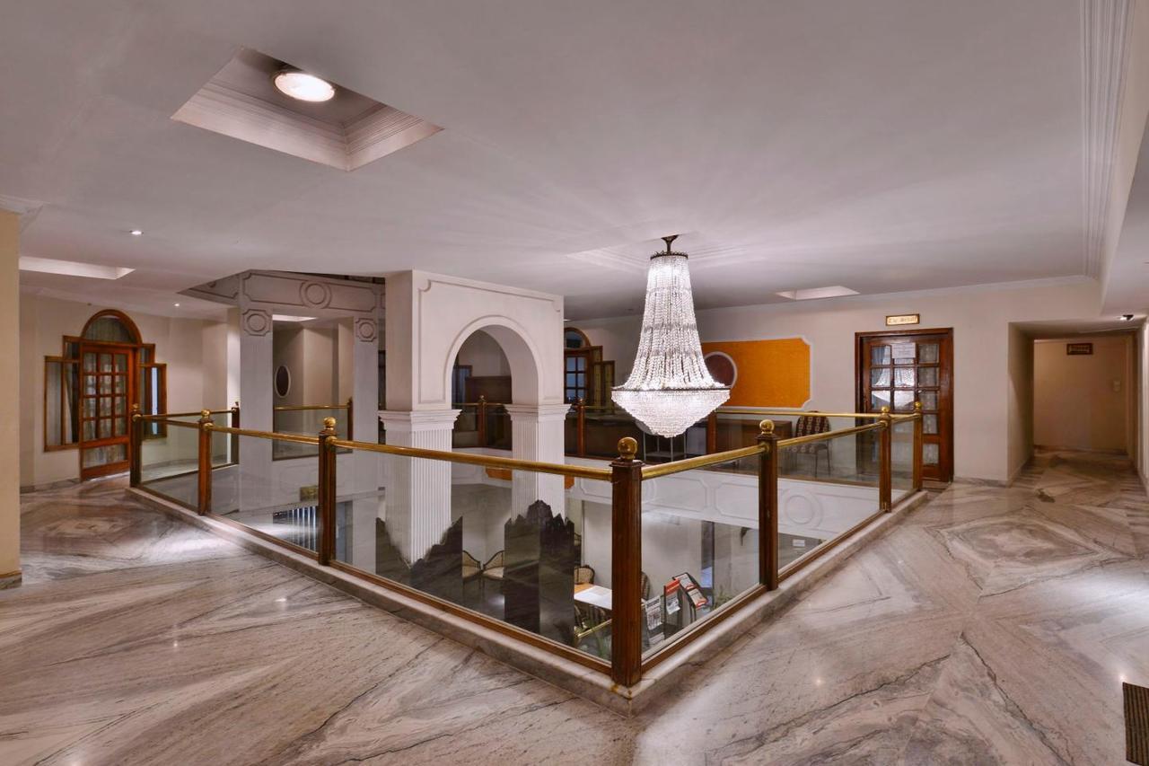 בהופאל Hotel Surendra Vilas מראה חיצוני תמונה