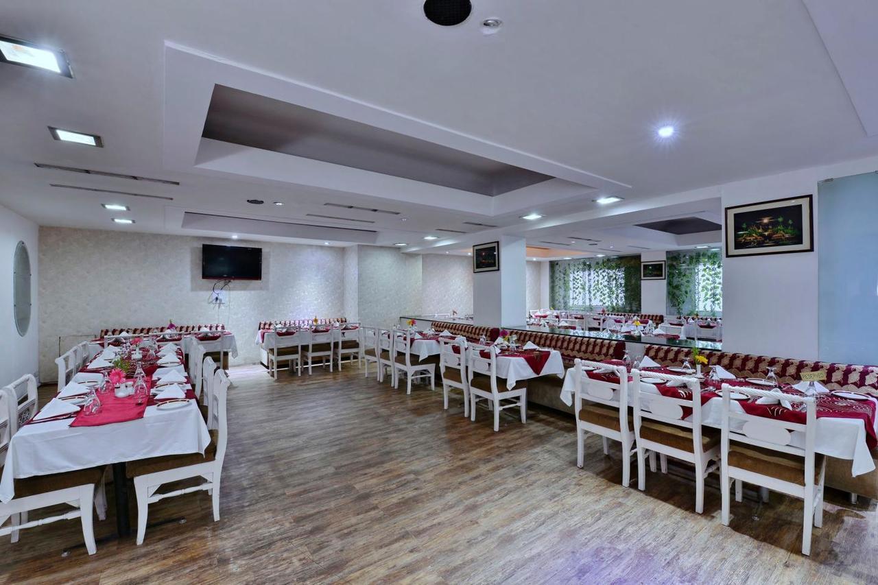 בהופאל Hotel Surendra Vilas מראה חיצוני תמונה